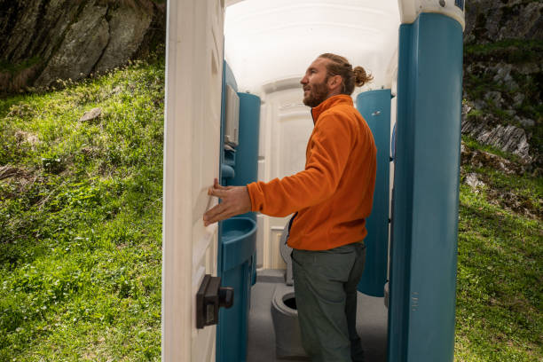 Best Portable restroom trailer rental  in Jeanerette, LA